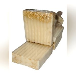 Honey Bunny Butter Soap Bar - Shea Butter Pure Honey & Oats - Handcrafted Soap